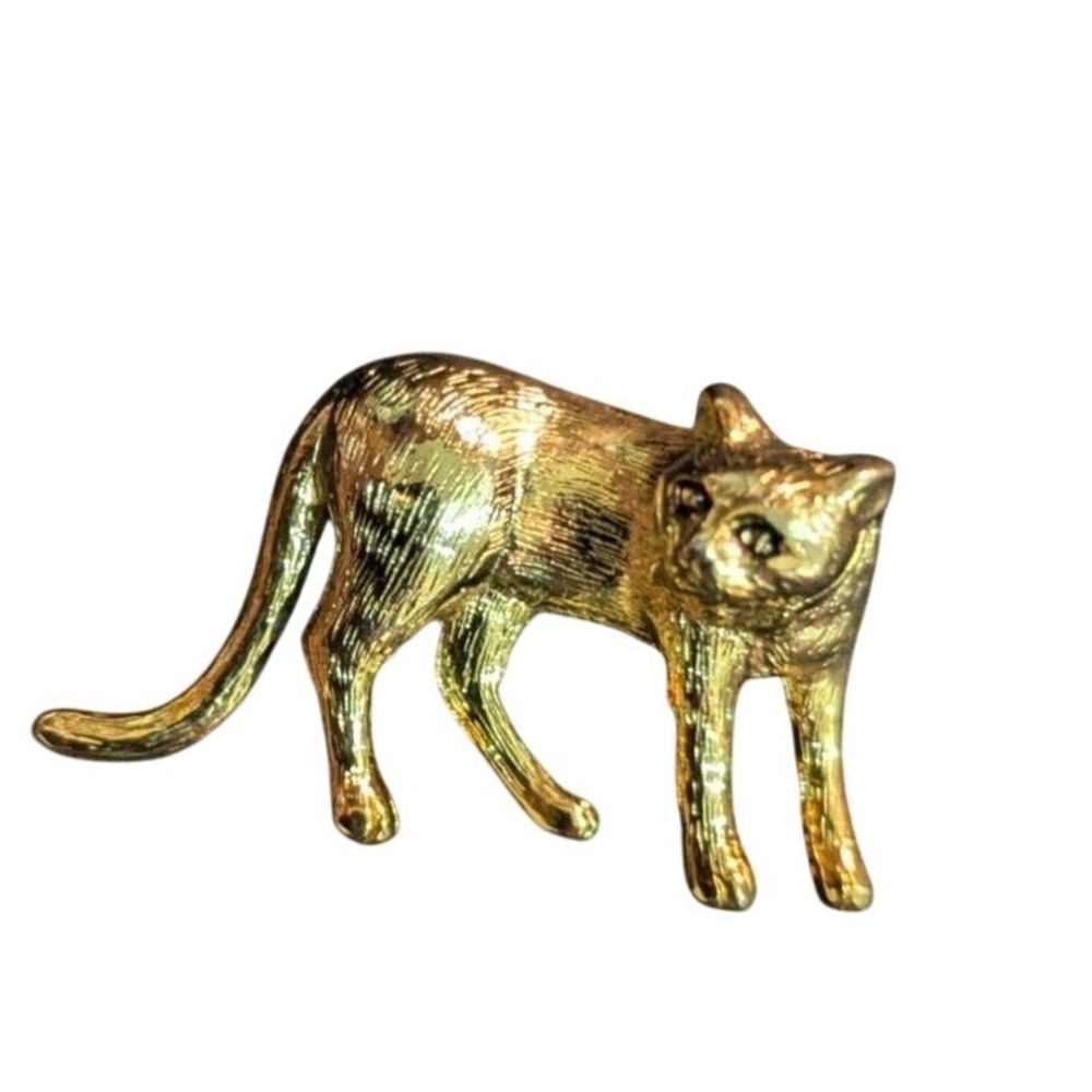 Vintage Gold Tone Textured Cat Brooch Pin Feline Animal Jewelry 1.5 Inch